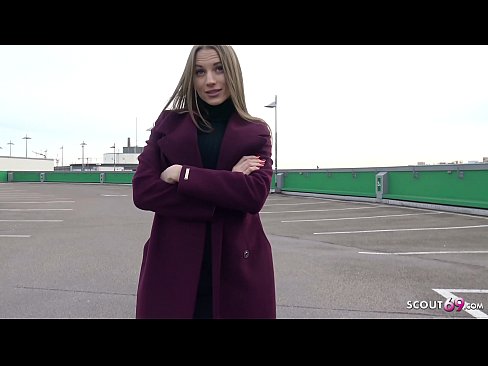 ❤️ VĀCU SKAUTS IR SAPNIS, PIESKARAS STEELE, AUTOSTĀVVIETA TELLTALE UN SEXY PAR NAUDU Sekss video pie porno lv.bestsexporno.ru ﹏