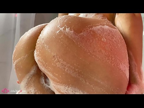 ❤️ Brunete masturbē makstiņu ar vibratoru līdz intensīvam orgasmam dušā Sekss video pie porno lv.bestsexporno.ru ﹏