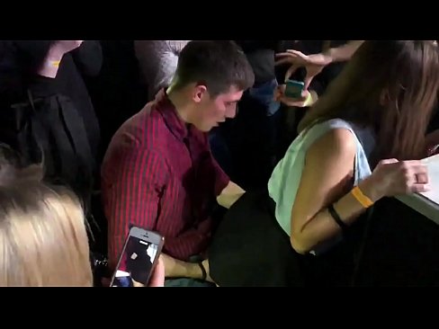 ❤️ Īsts sekss krievu naktsklubā. 18 gadus veca krievu meitene anālajā atverē un vagīnā, kas drāzta naktsklubā Sekss video pie porno lv.bestsexporno.ru ﹏